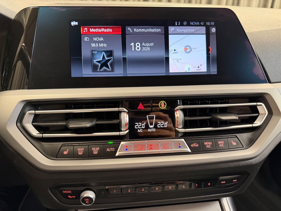 BMW 320i 2,0 Connected aut. 4d