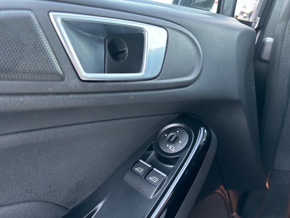 Ford Fiesta 1,0 SCTi 100 Titanium 5d