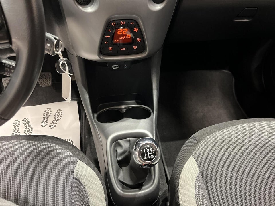 Toyota Aygo 1,0 VVT-i x-press 5d