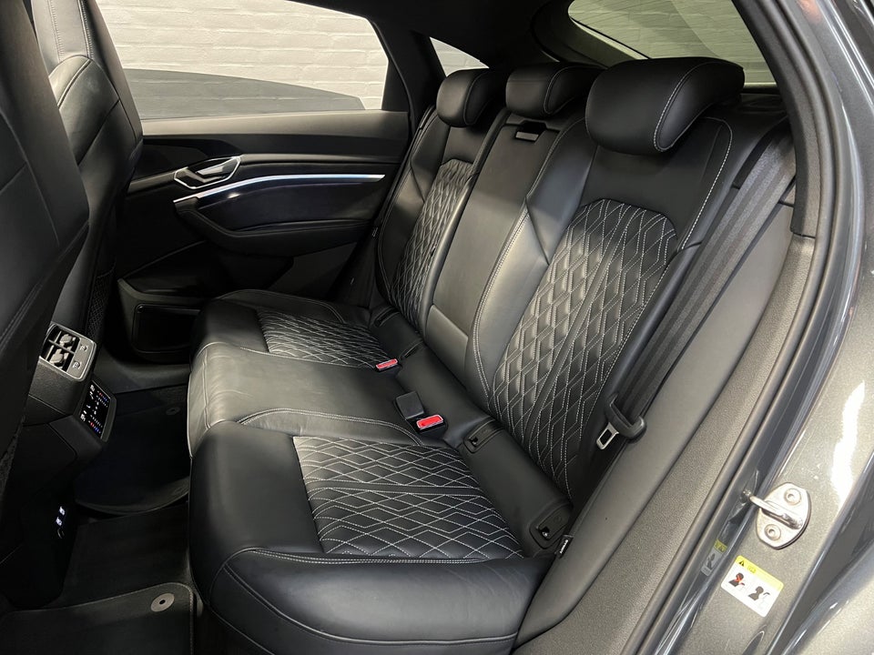 Audi e-tron 55 S-line Sportback quattro 5d