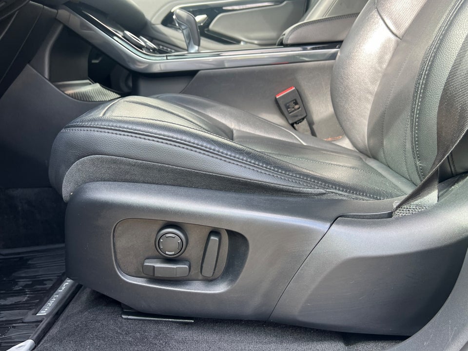 Land Rover Range Rover Evoque 2,0 P200 SE aut. 5d