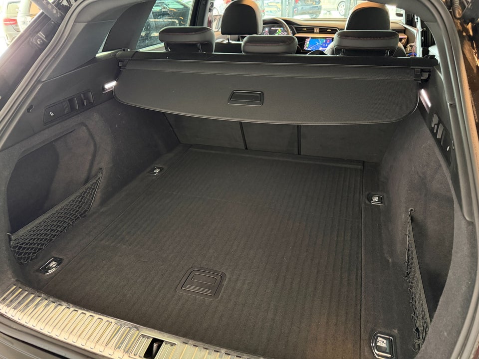 Audi Q8 e-tron 55 S-line quattro 5d