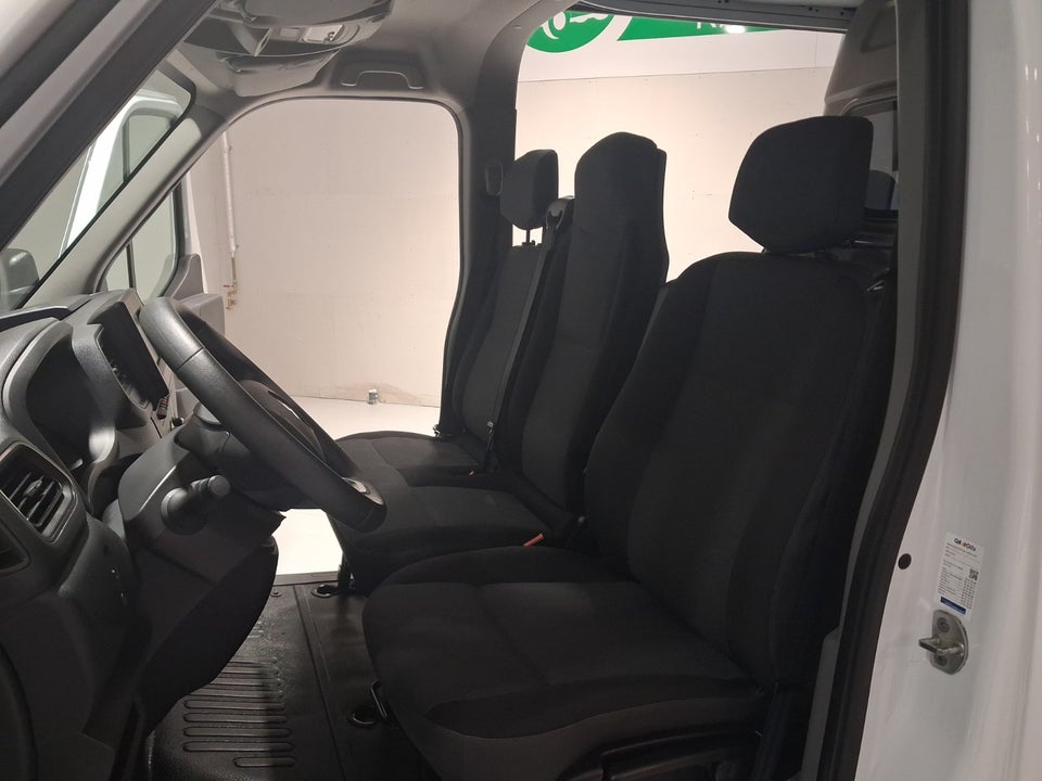 Renault Master IV T33 2,3 dCi 150 L2H2 Kassevogn