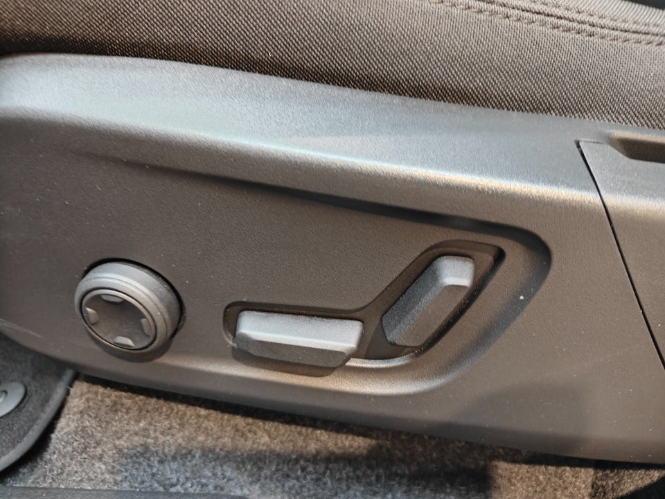 Volvo XC40 ReCharge Extended Range Ultimate 5d