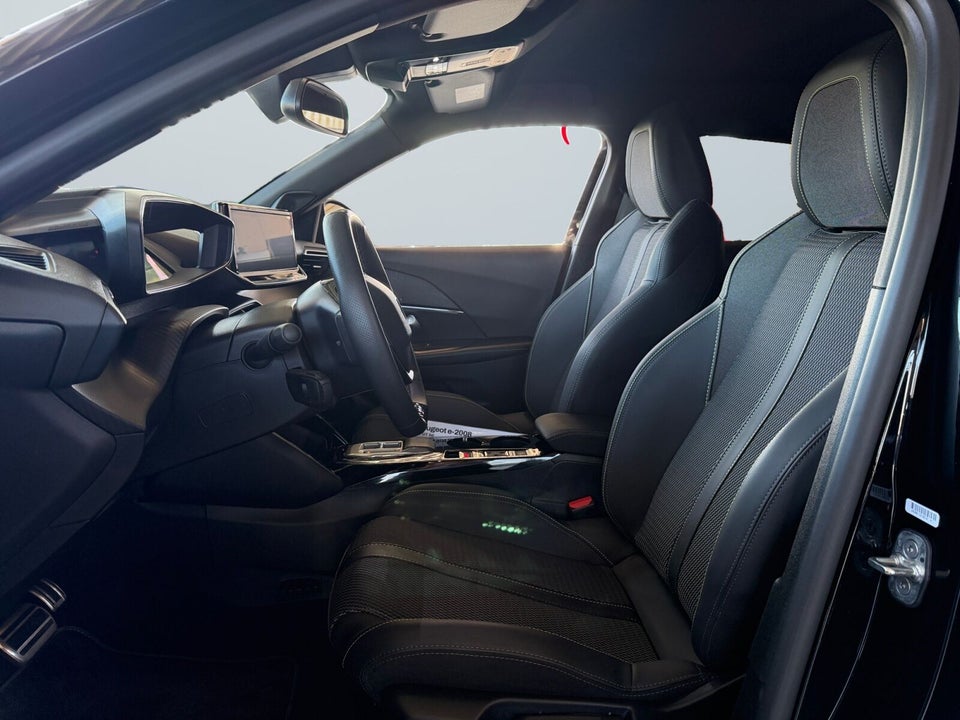 Peugeot e-2008 54 GT 5d