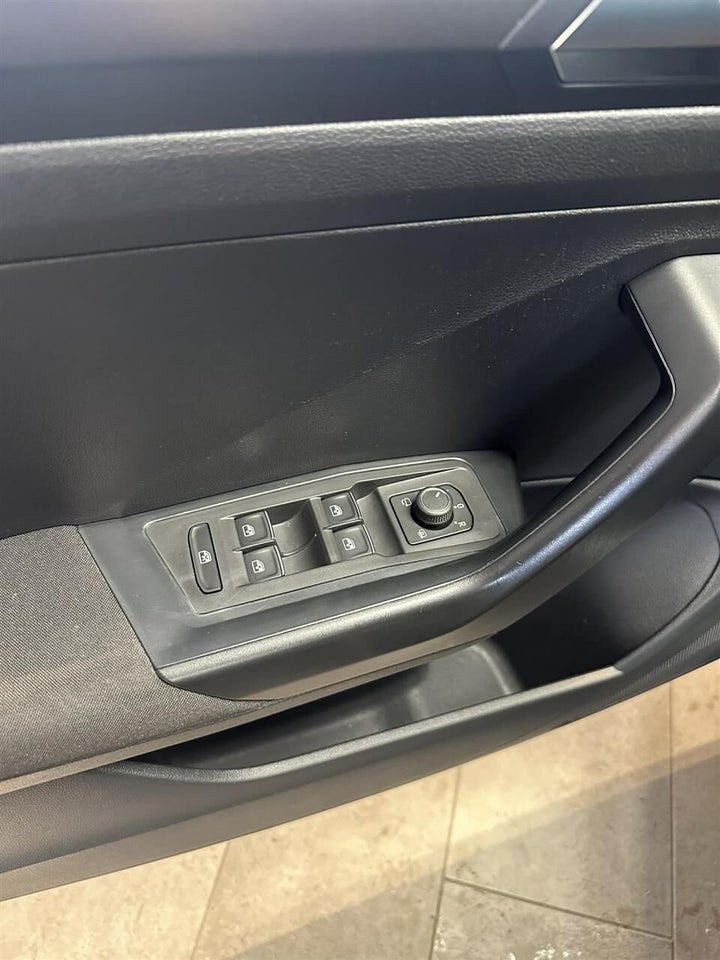 VW T-Roc 1,0 TSi 115 Style 5d