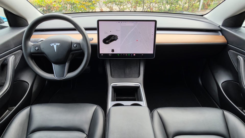 Tesla Model 3 Long Range AWD 4d