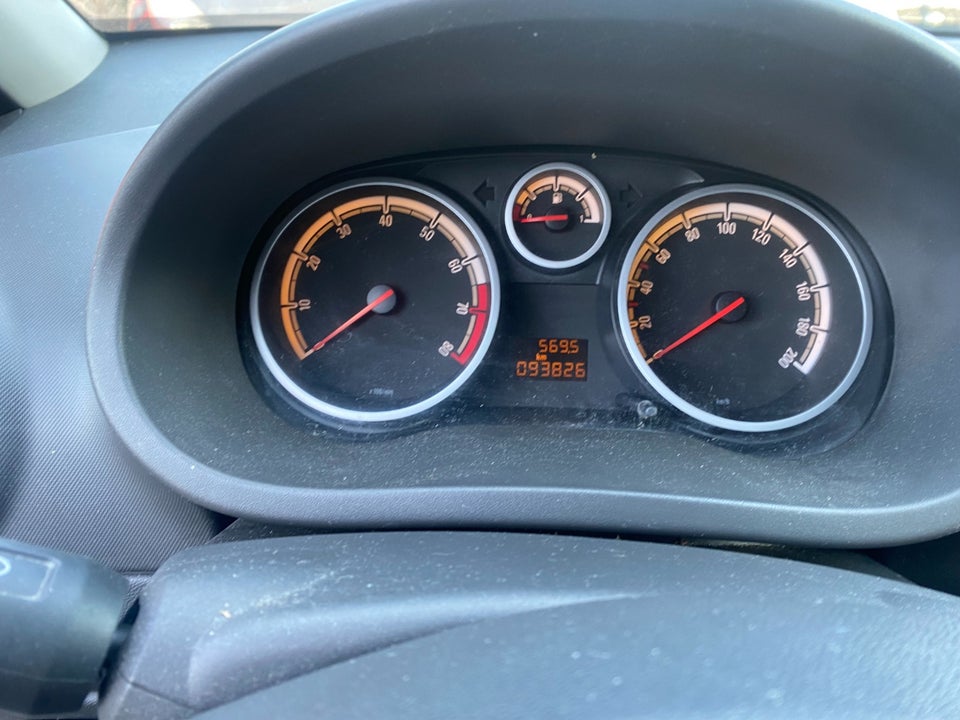 Opel Corsa 1,4 16V Cosmo 5d