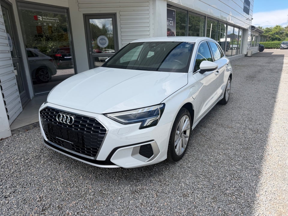 Audi A3 40 TFSi e Prestige Sportback S-tr. 5d
