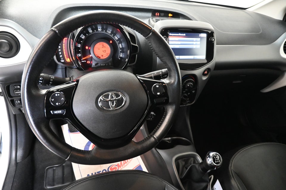 Toyota Aygo 1,0 VVT-i x-cellence Connect 5d