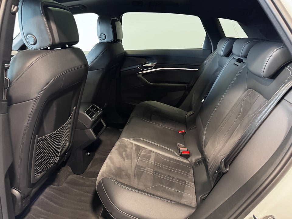 Audi Q8 e-tron 50 Prestige quattro 5d