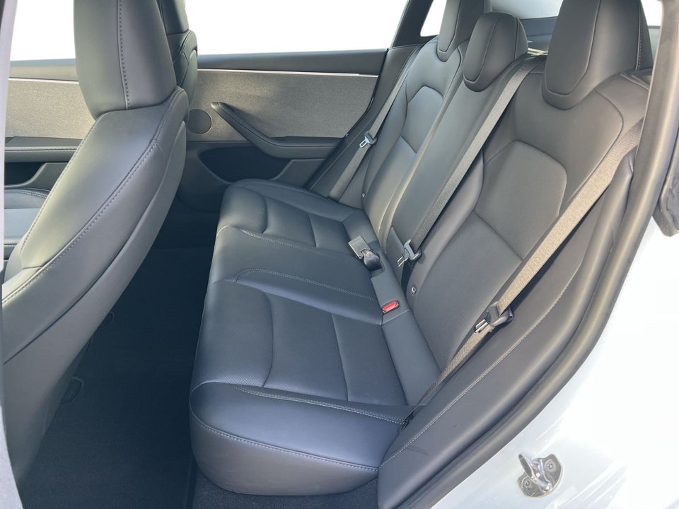 Tesla Model 3 RWD 4d