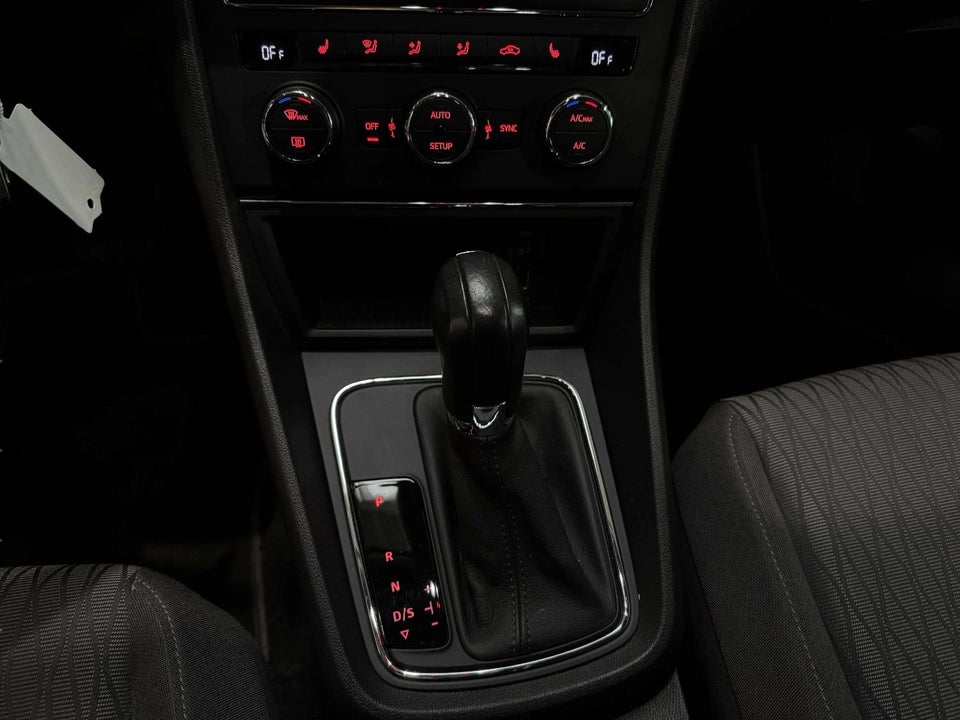 Seat Leon 1,6 TDi 110 Style DSG 5d