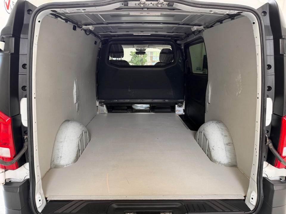 Mercedes eVito 129 Tourer PRO L Van