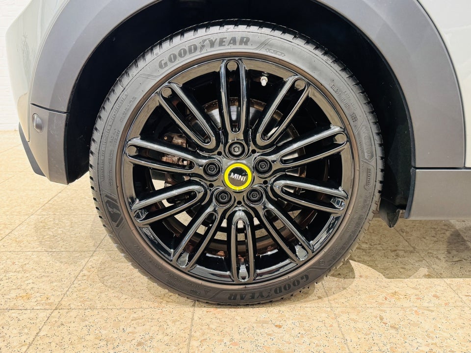 MINI Cooper SE Classic Trim 3d