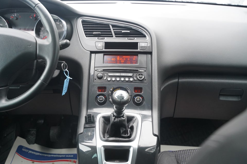 Peugeot 5008 2,0 HDi 150 Style 7prs 5d