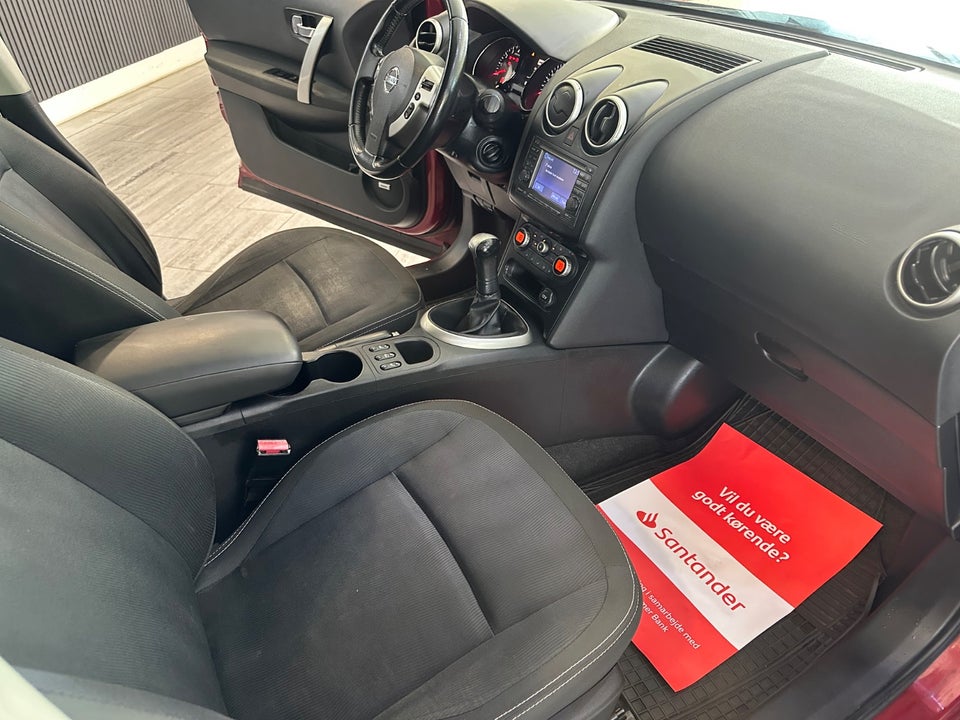 Nissan Qashqai 1,6 Tekna 5d
