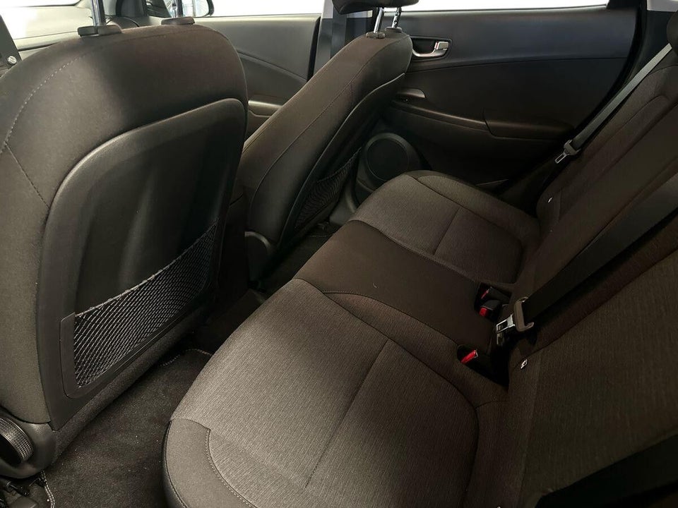Hyundai Kona 39 EV Essential 5d