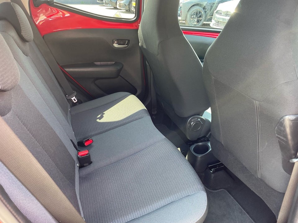 Toyota Aygo 1,0 VVT-i x-press 5d
