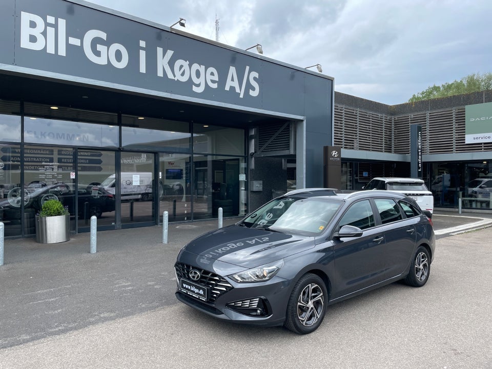 Hyundai i30 1,6 CRDi 115 Essential stc. 5d
