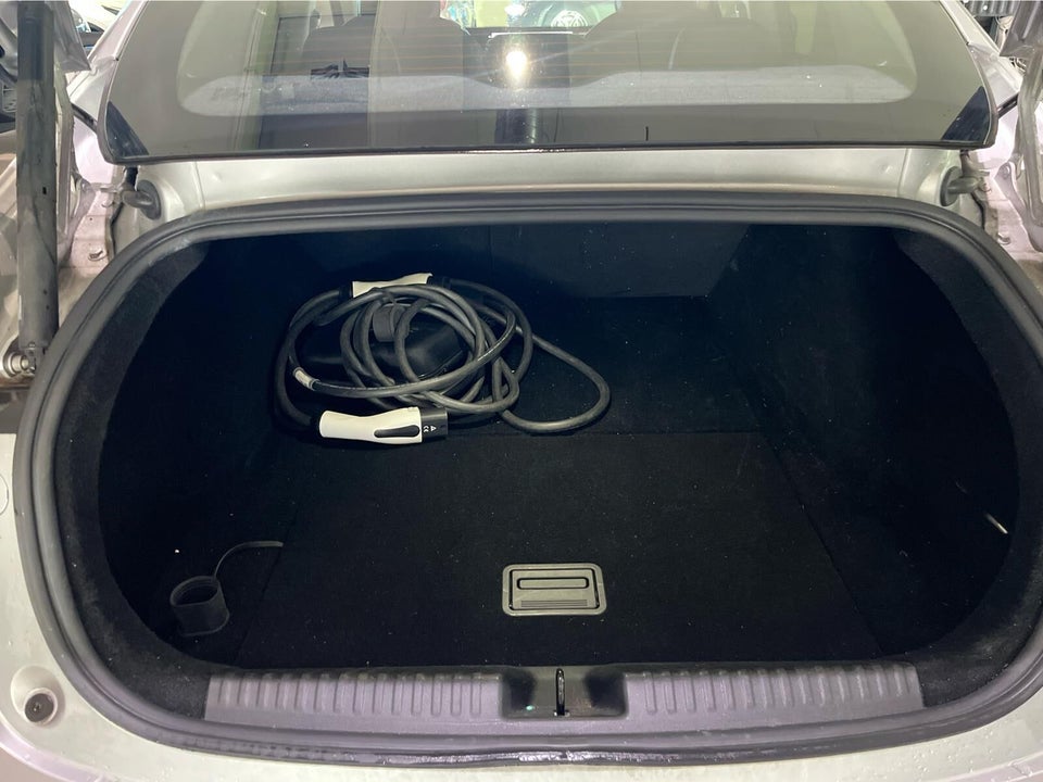 Xpeng P7 Long Range 4d