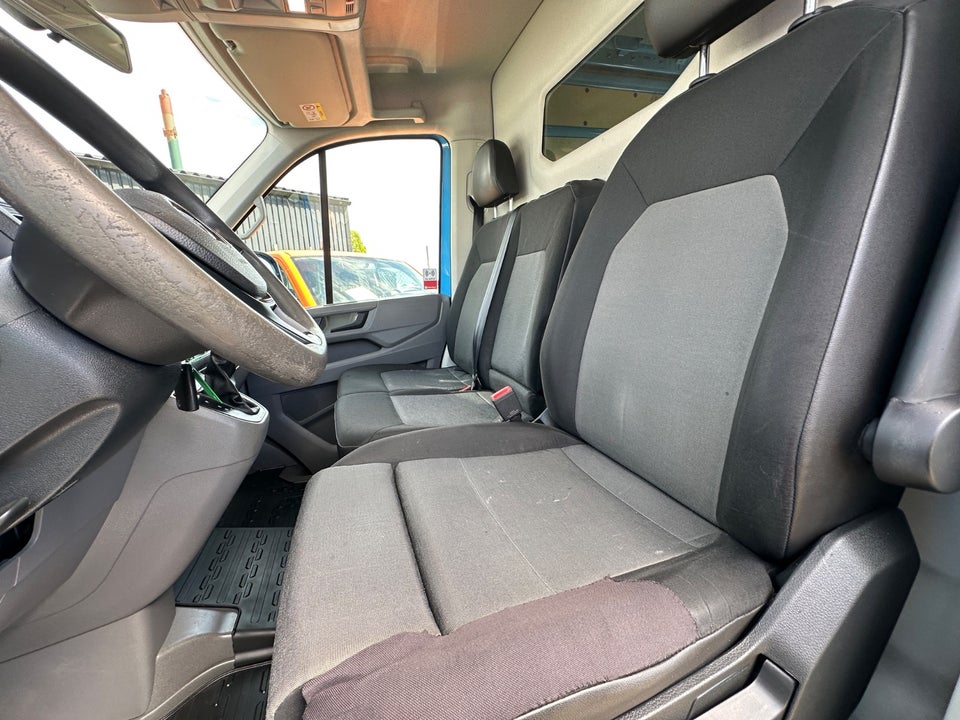 VW Crafter 35 2,0 TDi 177 Kassevogn L3H2 aut.