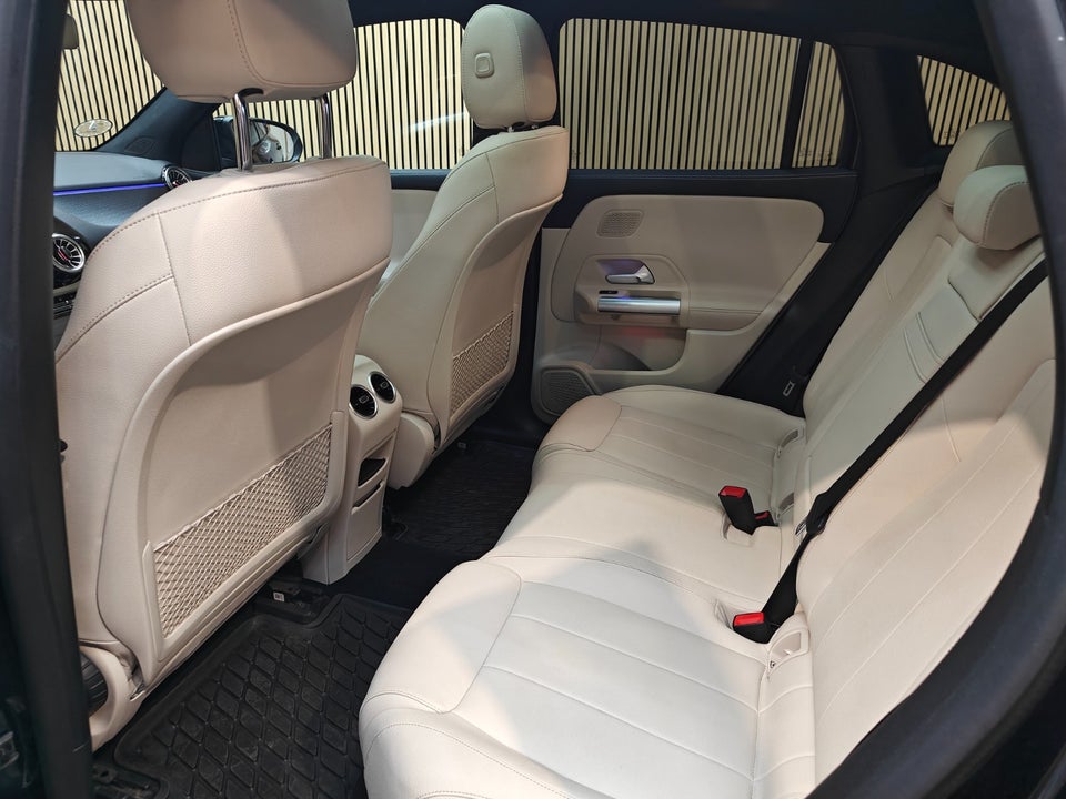 Mercedes EQA350 Progressive 4Matic 5d