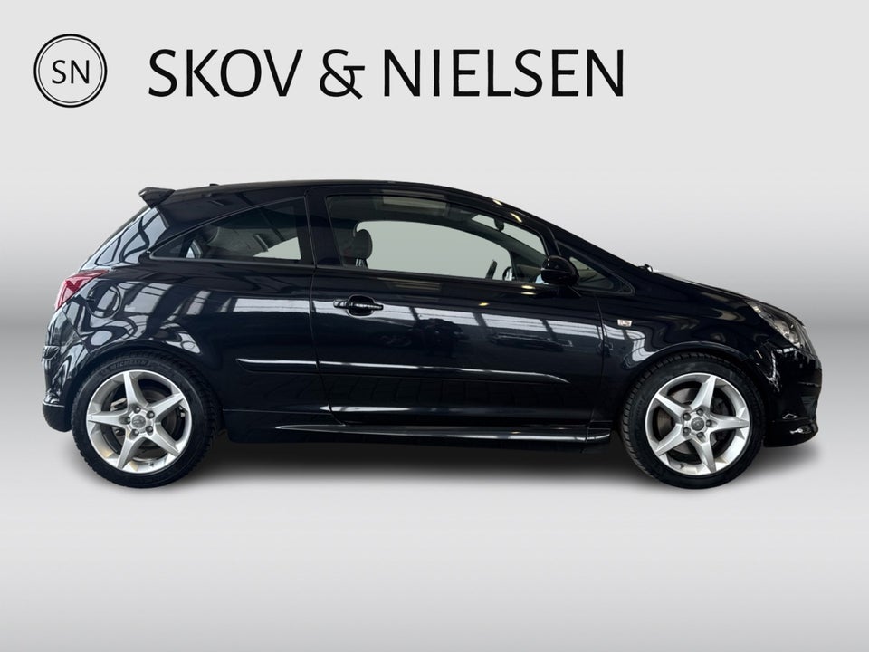 Opel Corsa 1,6 GSi 3d