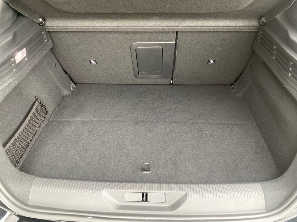 Peugeot 308 1,6 Hybrid First Selection EAT8 5d