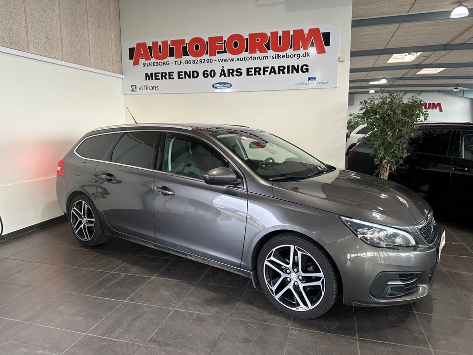 Peugeot 308 1,5 BlueHDi 130 Selection Sky SW 5d