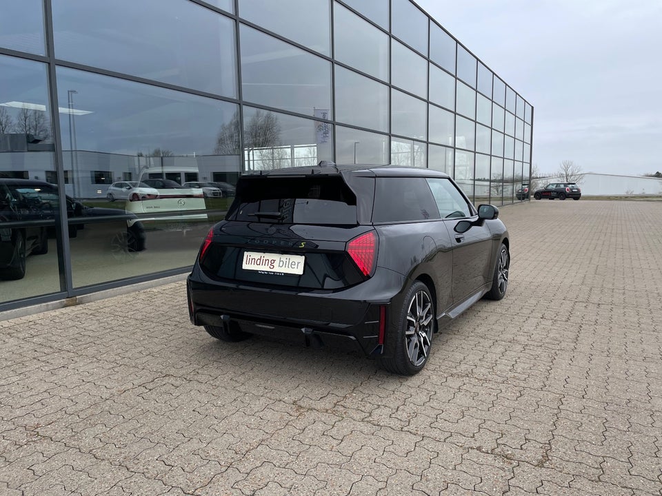 MINI Cooper SE JCW Trim XL 3d