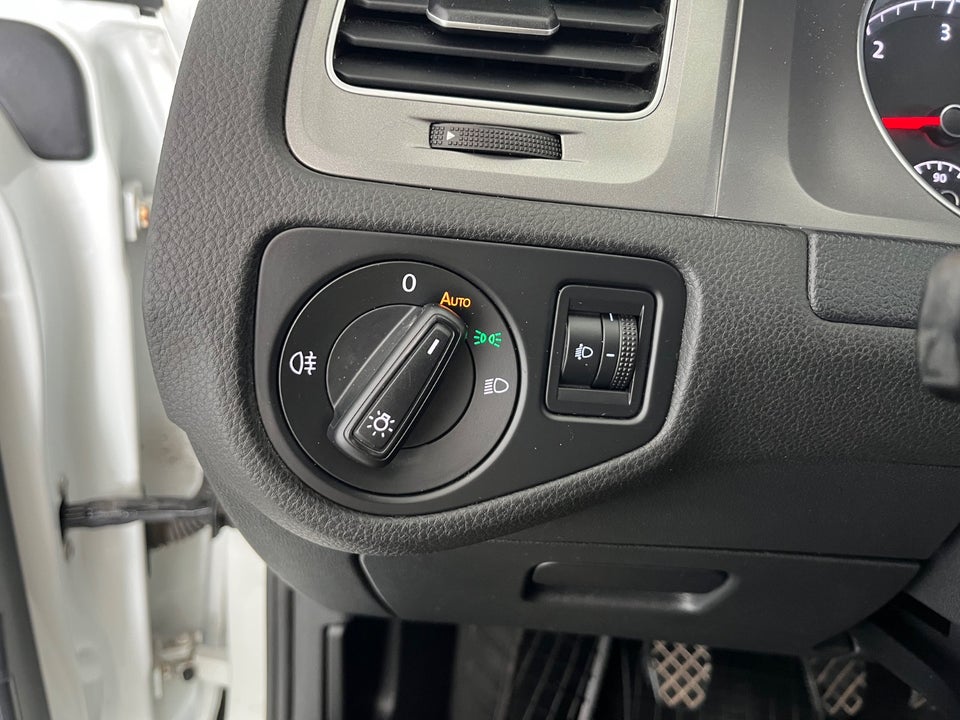 VW Golf VII 1,6 TDi 110 BlueMotion Van 5d