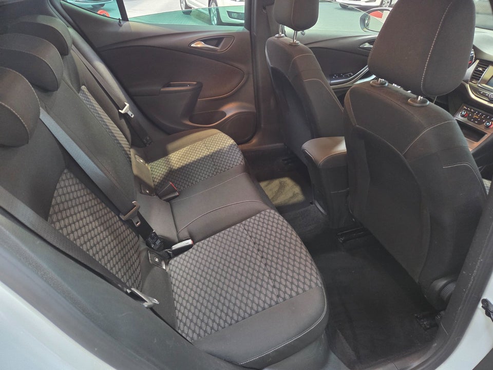 Opel Astra 1,0 T 105 Enjoy 5d