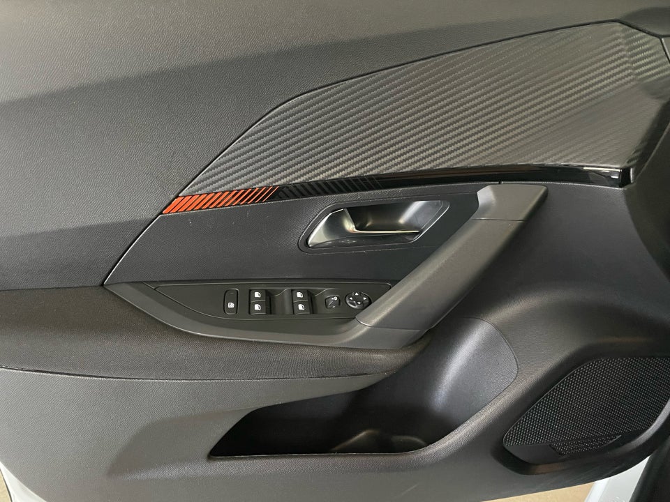 Peugeot 2008 1,2 PureTech 130 Vision Pack EAT8 5d