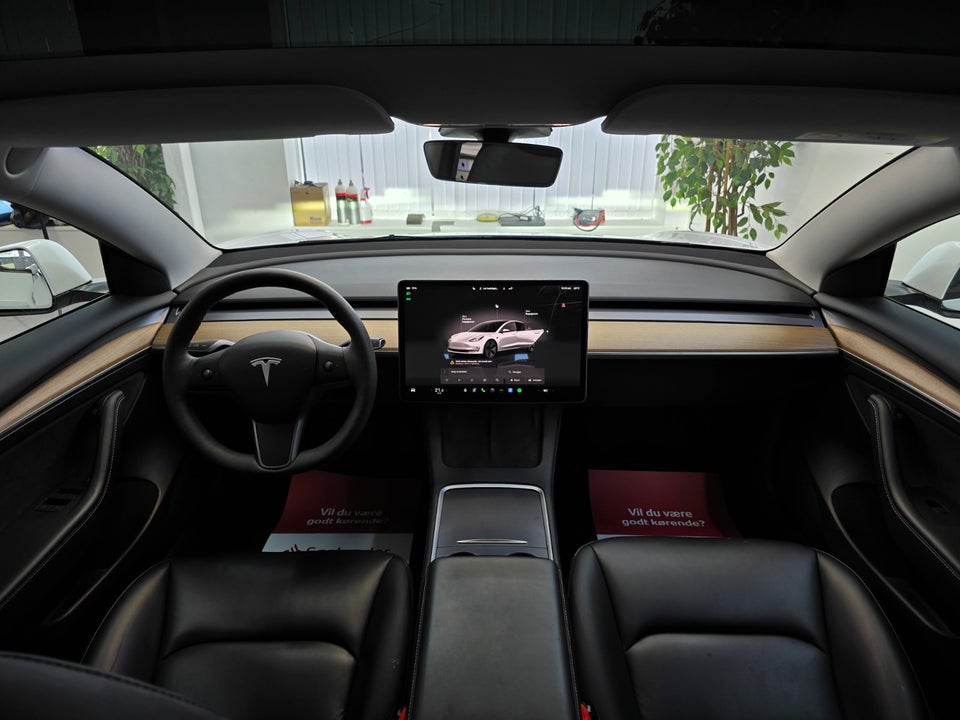 Tesla Model 3 RWD 4d