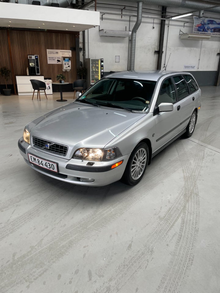 Volvo V40 1,8 Classic 5d