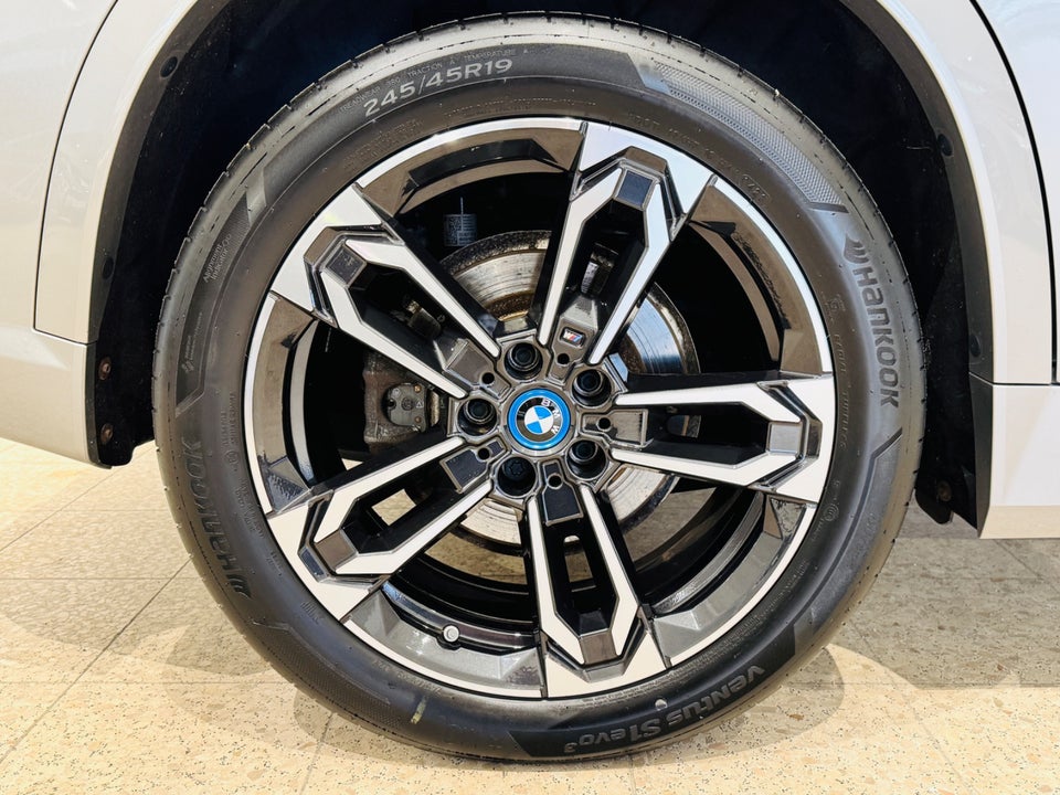 BMW iX1 xDrive30 M-Sport 5d