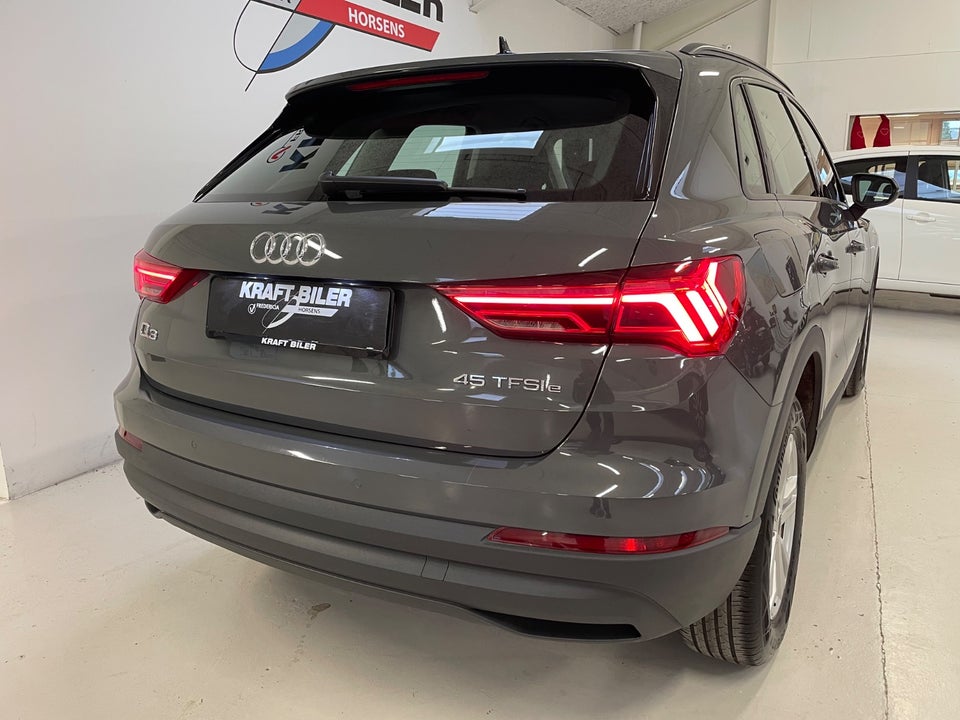 Audi Q3 45 TFSi e Attitude plus S-tr. 5d
