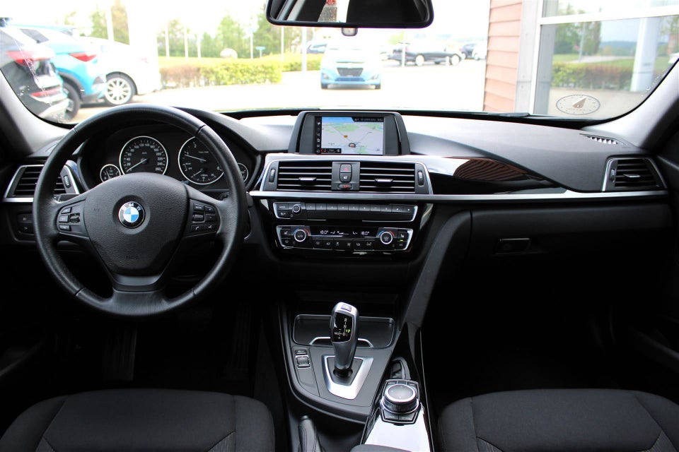BMW 320d 2,0 Advantage aut. 4d