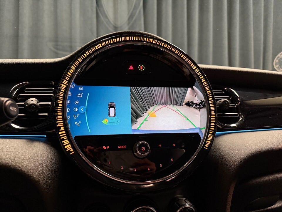 MINI Cooper SE Essential 3d