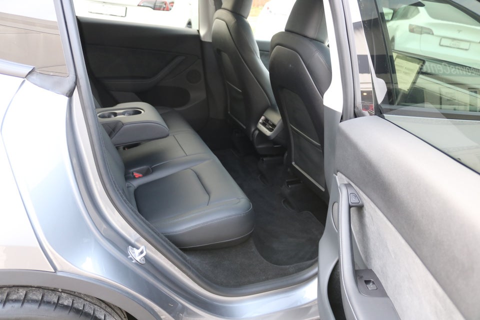 Tesla Model Y RWD 5d