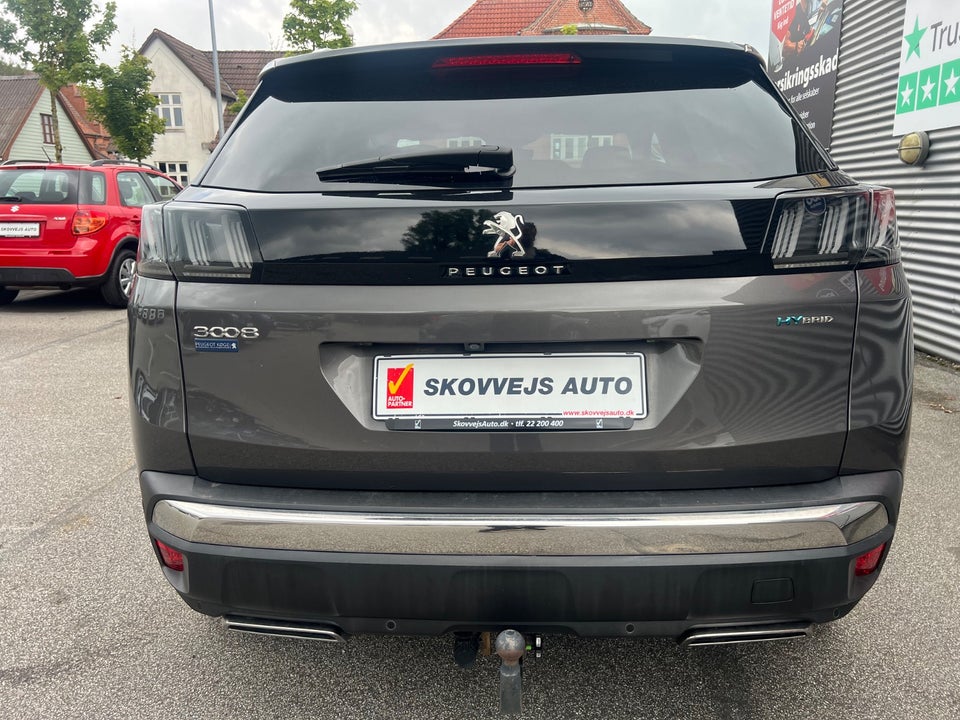 Peugeot 3008 1,6 Hybrid First Selection EAT8 5d