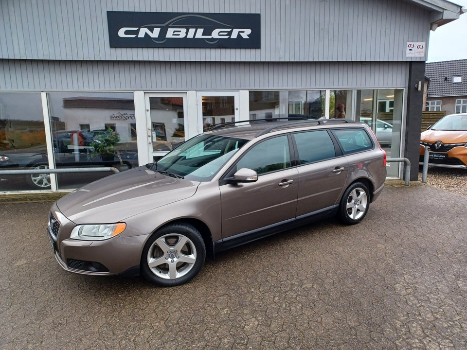 Volvo V70 2,5 T Momentum aut. 5d