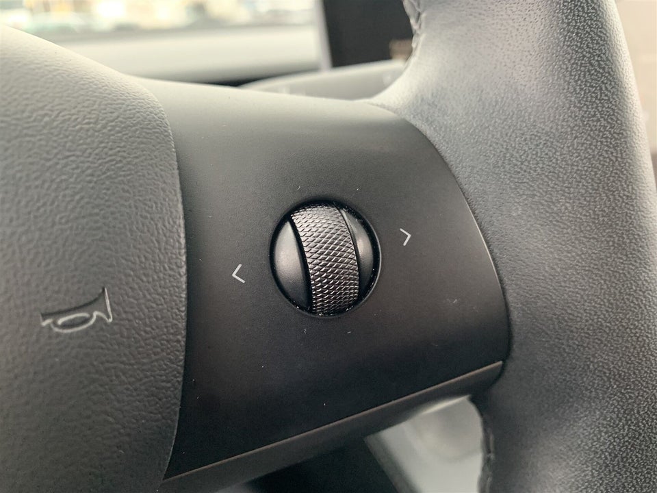 Tesla Model 3 RWD 4d