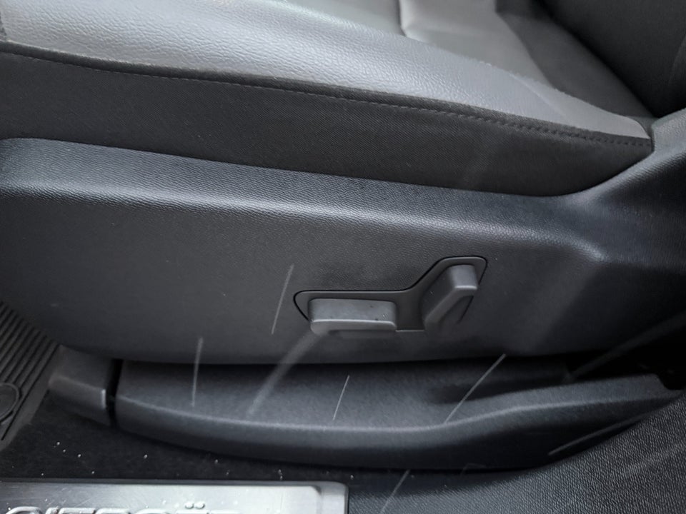 Citroën C5 Aircross 1,6 Hybrid Shine Sport EAT8 5d