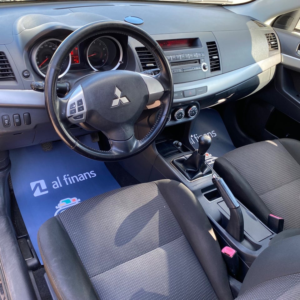 Mitsubishi Lancer 1,5 Invite SportBack 5d