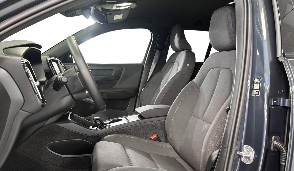 Volvo EX40 Extended Range Plus 5d