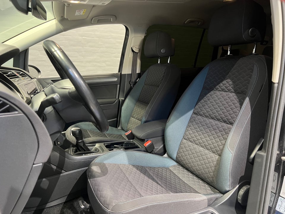 VW Touran 1,6 TDi 115 IQ.Drive DSG 7prs 5d