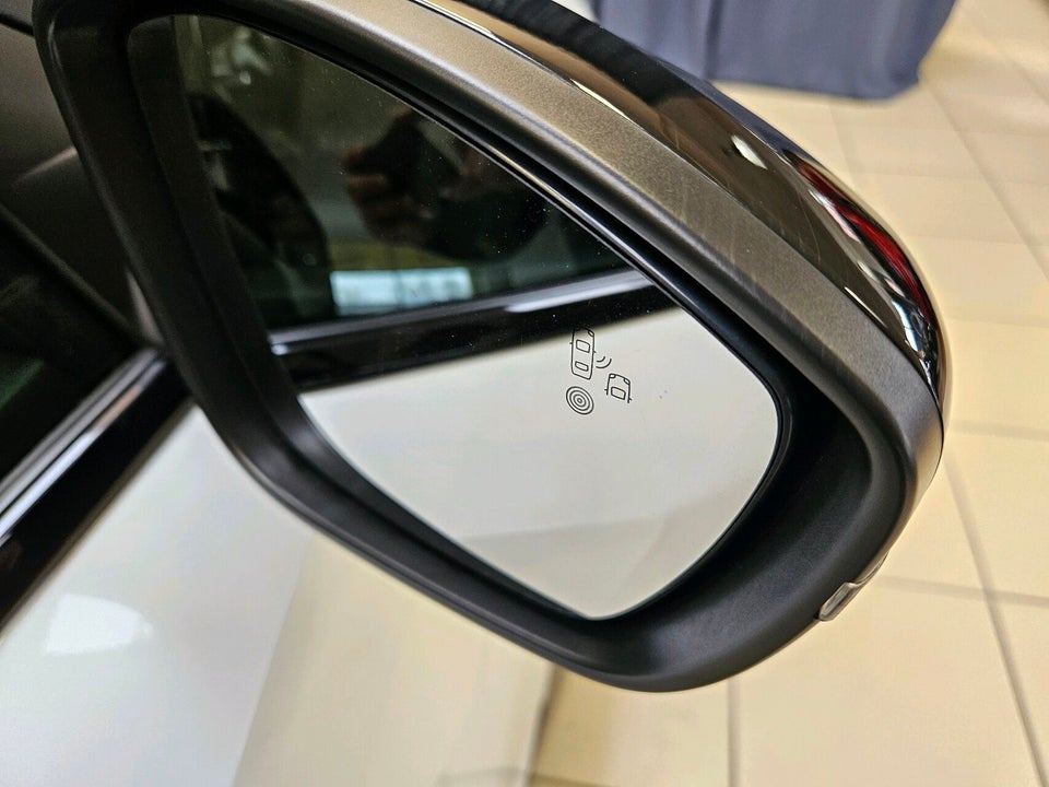 Peugeot e-2008 50 GT Sky 5d