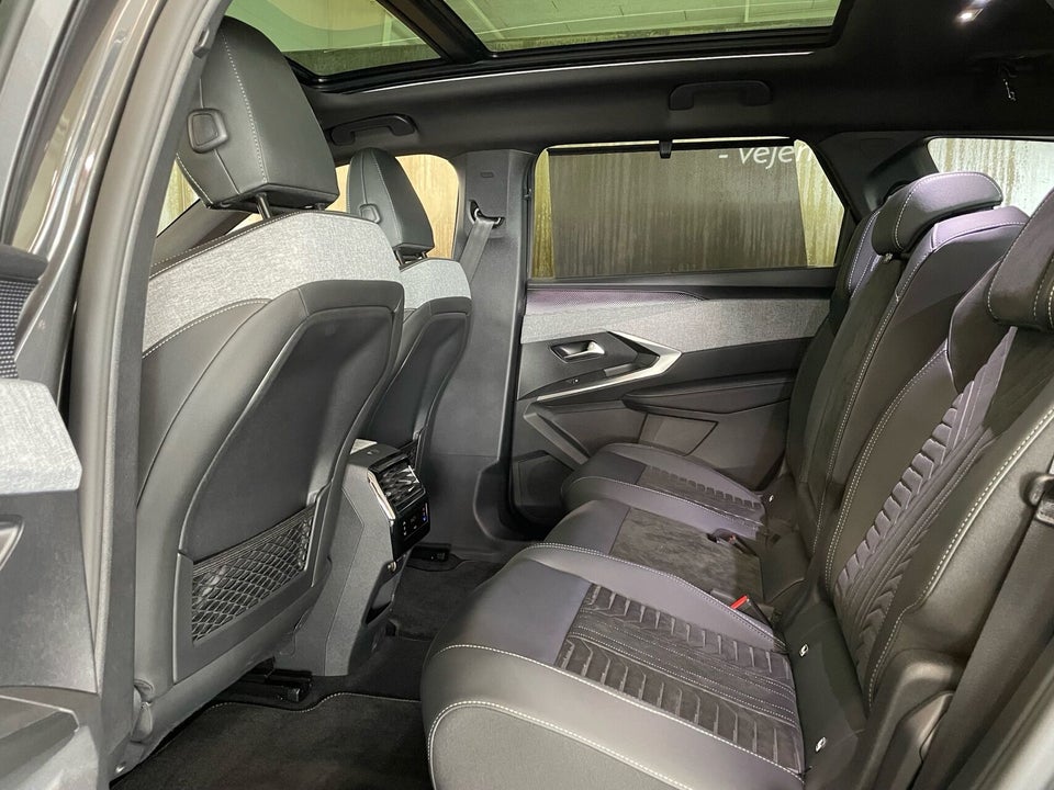 Peugeot e-5008 77 GT Pack 7prs 5d